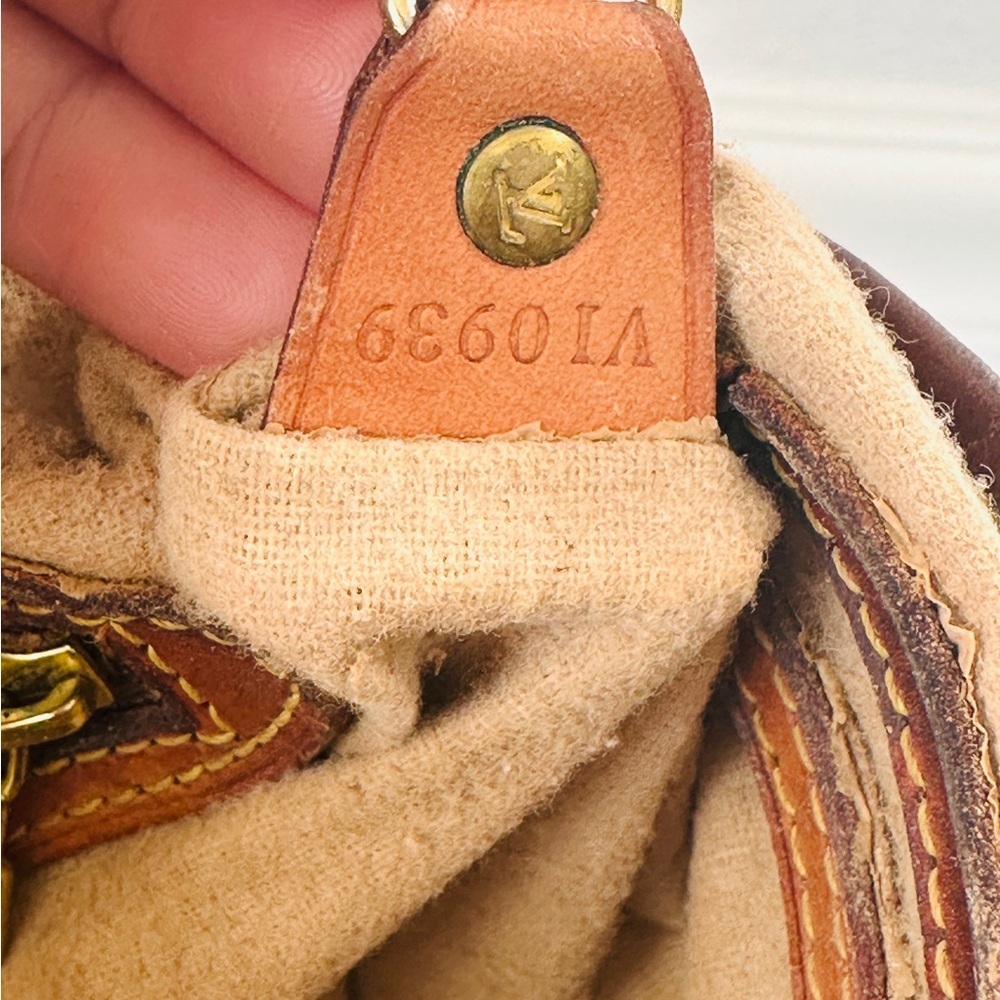 LOUIS VUITTON Monogram Shoulder Bucket Bag PM with dustbag and COA - Picture 10 of 16